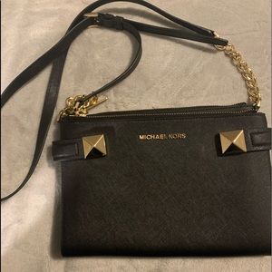 Michael Kors crossbody Black bag like New!